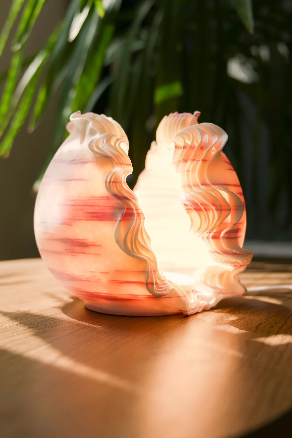 O11-s Ocean Petals Sculpted Mini Lamp