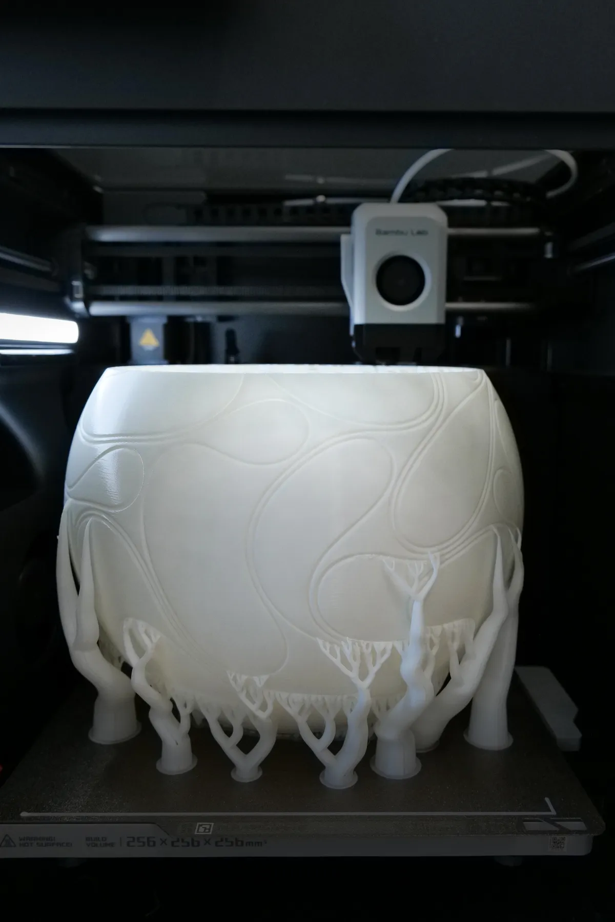 O8 River Sculpted Lamp - product image