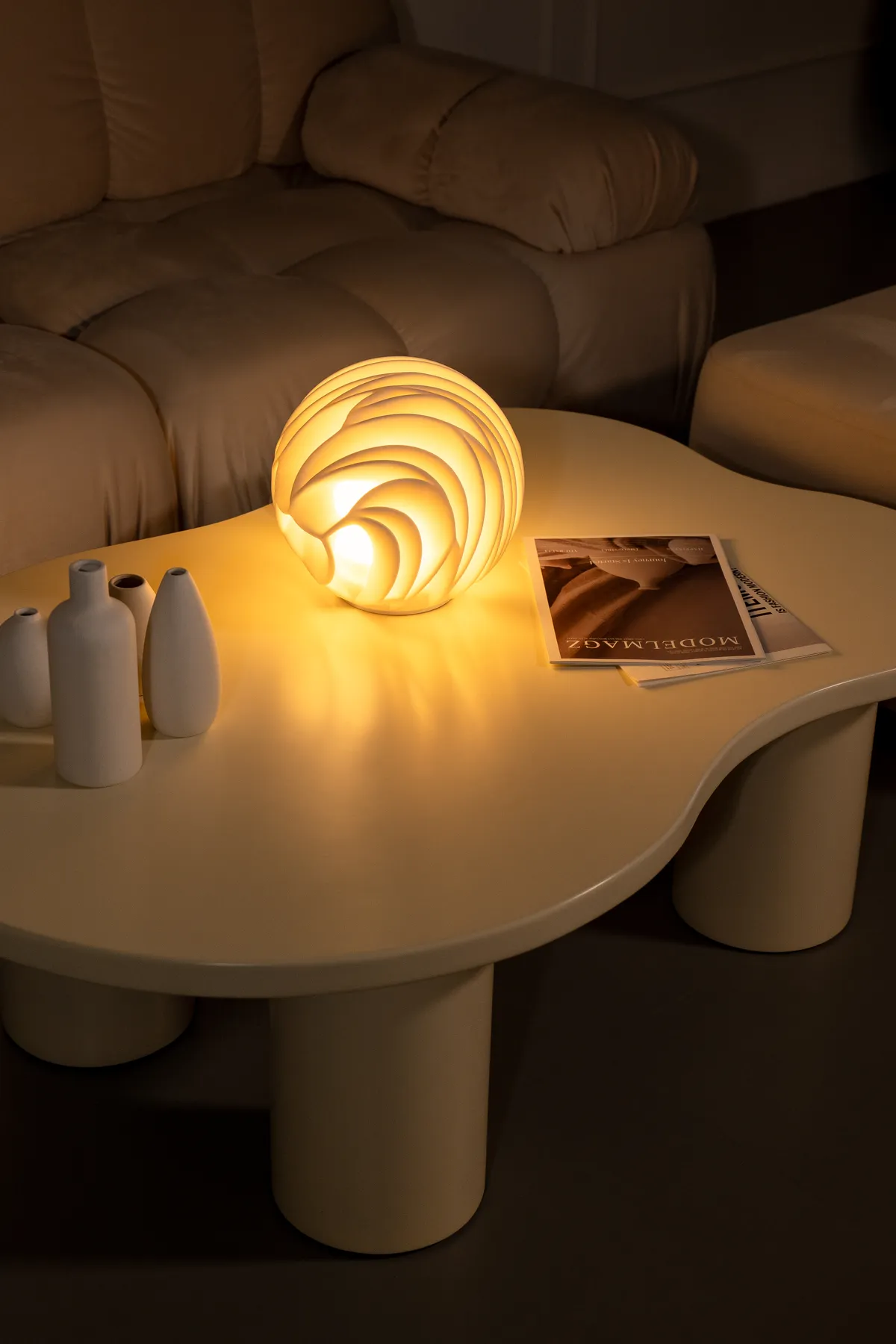 O6 Lava Sculpted Lamp - product image