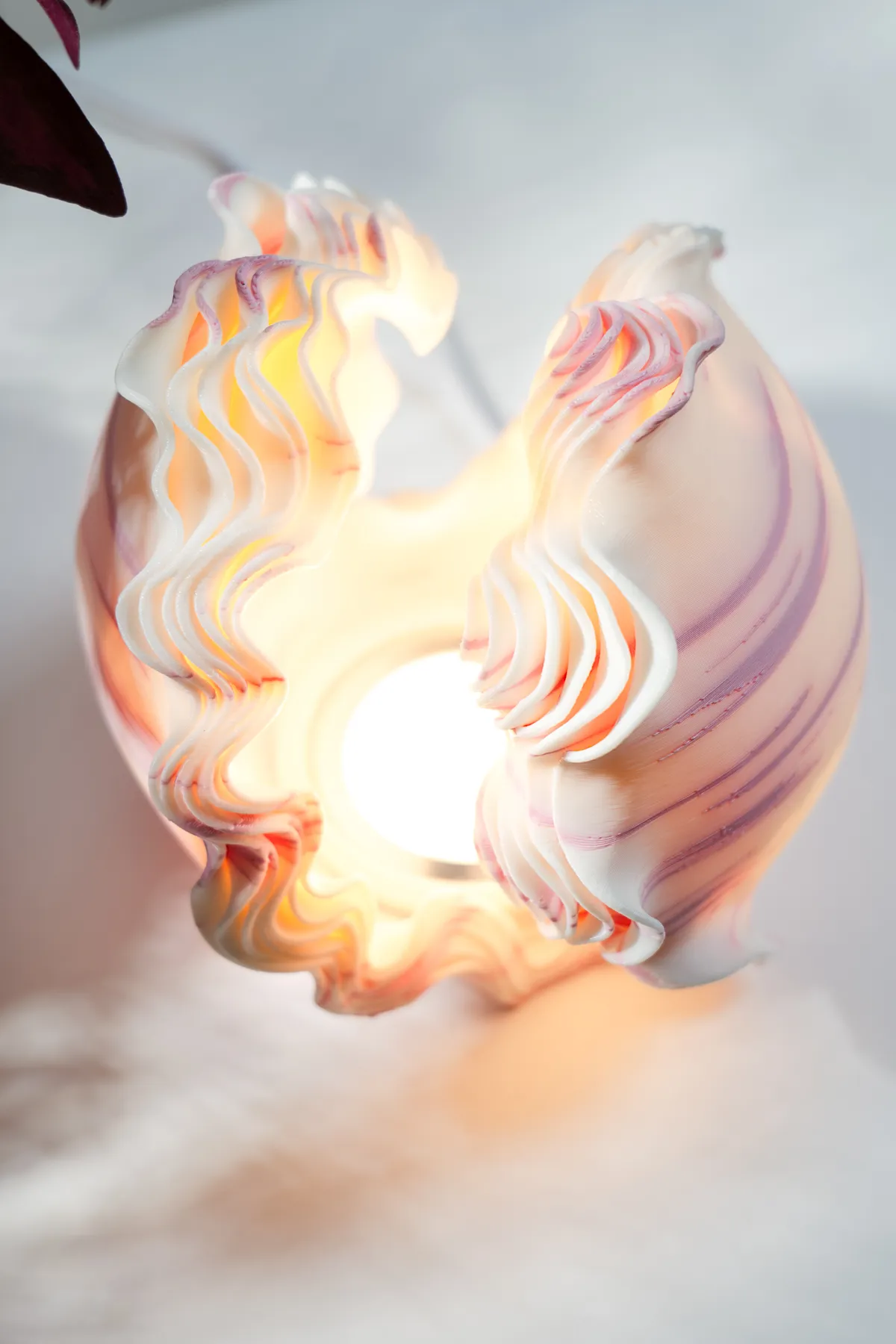 O11-s Ocean Petals Sculpted Mini Lamp - product image